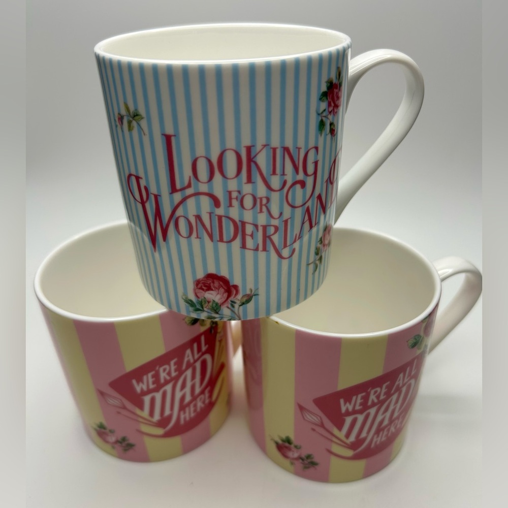 3 pcs. Disney mugs Alice through the looking glass.